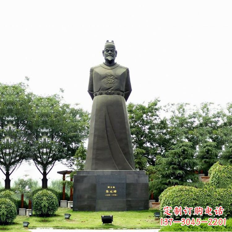 荆州“洪武之治”明太祖石雕塑像