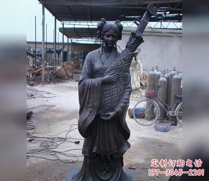 荆州“爱与梦想——女性雕塑”