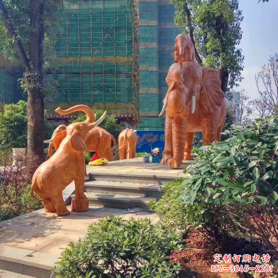 荆州玻璃钢卡通大象雕塑——给小区园林带来活力