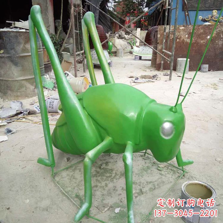 荆州玻璃钢蚂蚱蝗虫雕塑