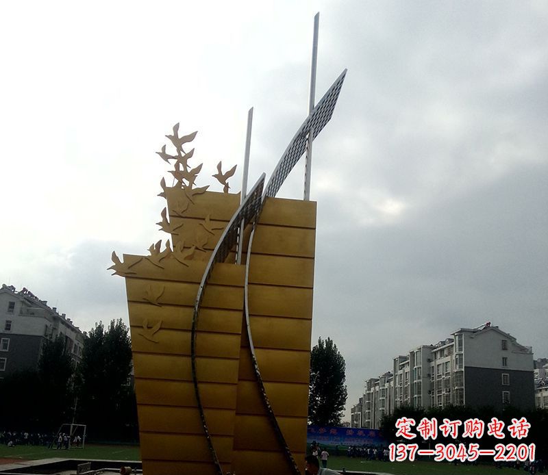 荆州不锈钢帆船雕塑象征城市的起航