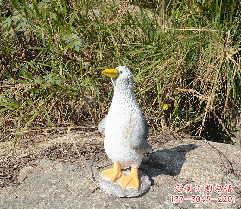 荆州和平鸽雕塑传递和平的美丽象征