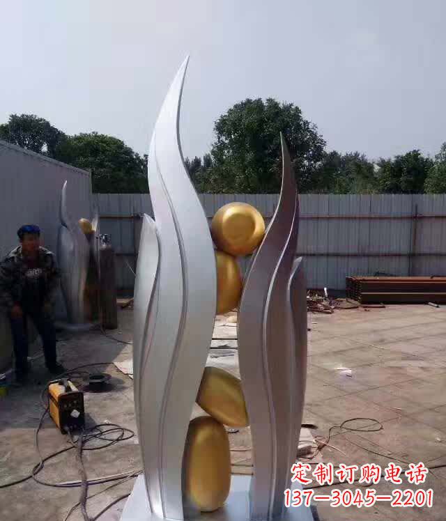 荆州不锈钢广场翅膀雕塑象征着自由之翼