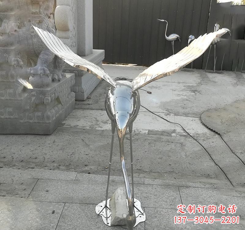 荆州不锈钢仙鹤雕塑美丽与坚固并存