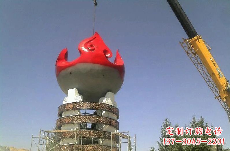 荆州不锈钢火炬雕塑象征着永恒的精神