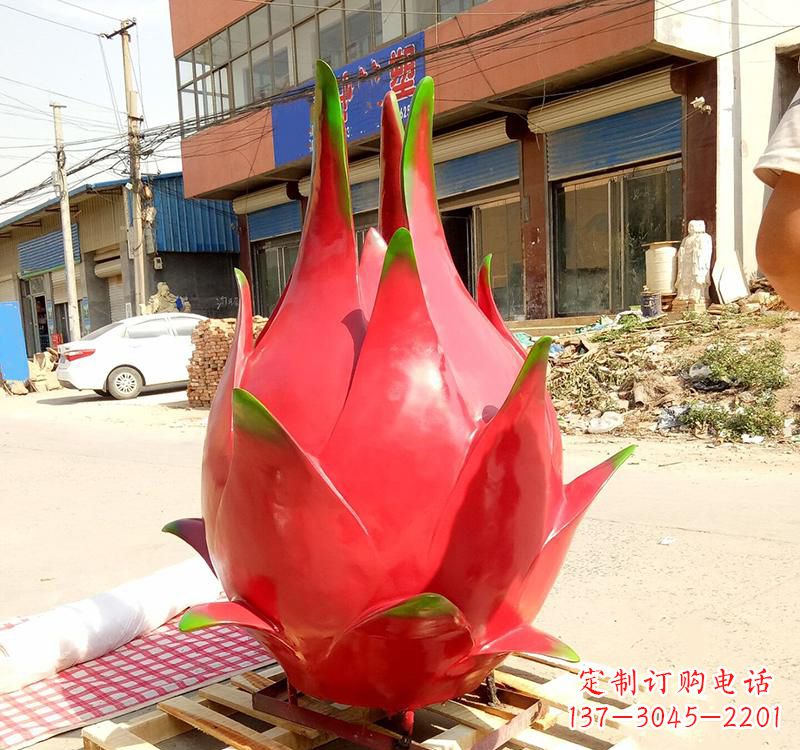 荆州精美不锈钢火龙果雕塑