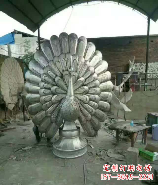 荆州不锈钢烤漆孔雀开屏雕塑