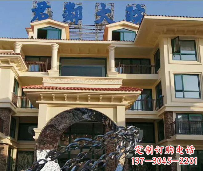 荆州不锈钢鲤鱼跃龙门雕塑——传承中国传统文化