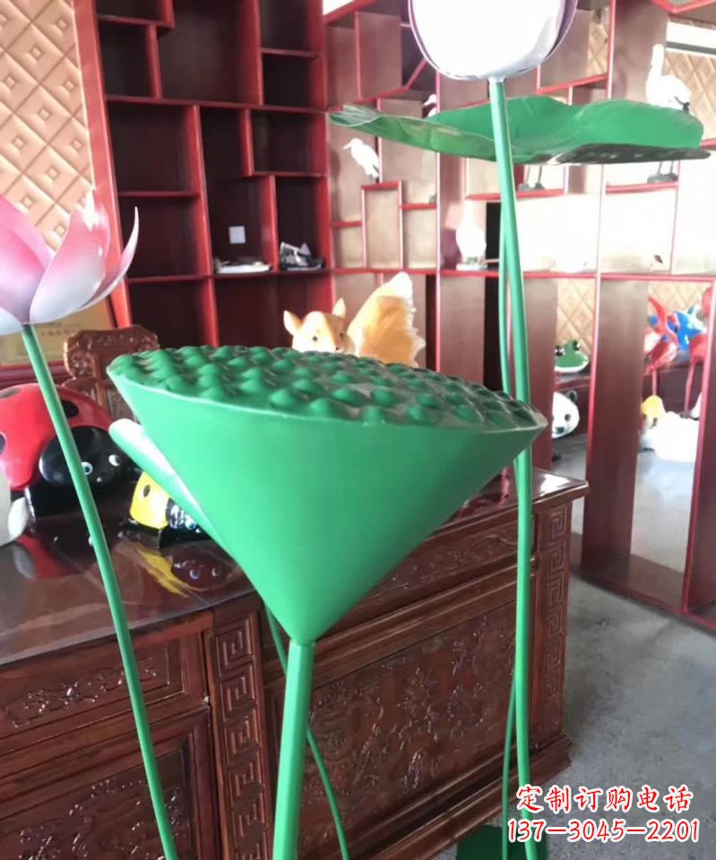 荆州不锈钢莲藕雕塑引领现代景观艺术