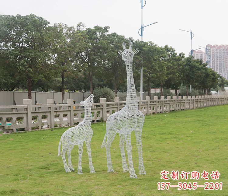 荆州精美的不锈钢长颈鹿雕塑