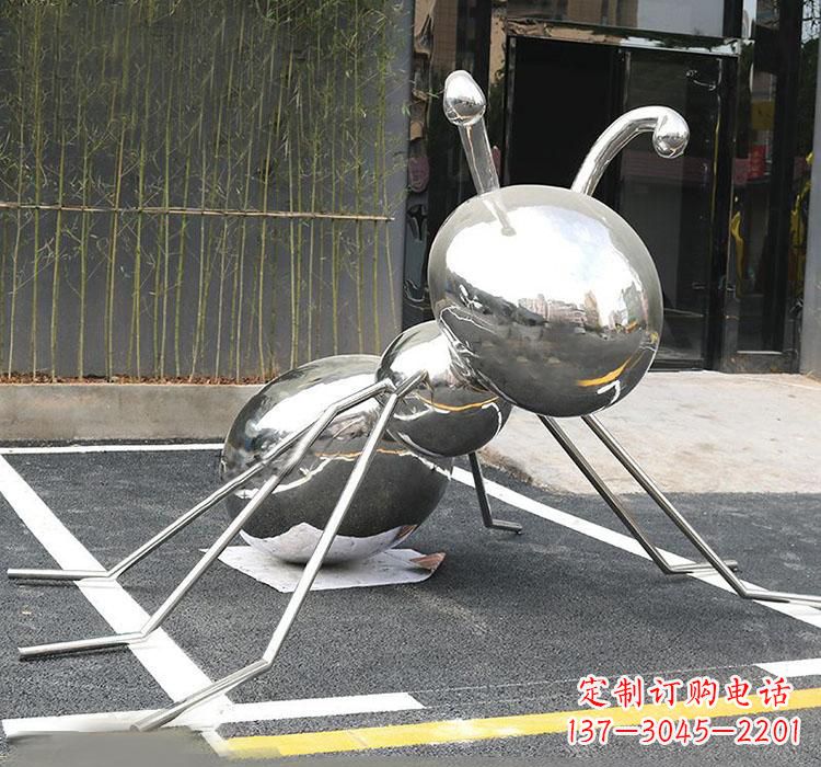 荆州不锈钢蚂蚁雕塑象征着勤劳与坚毅