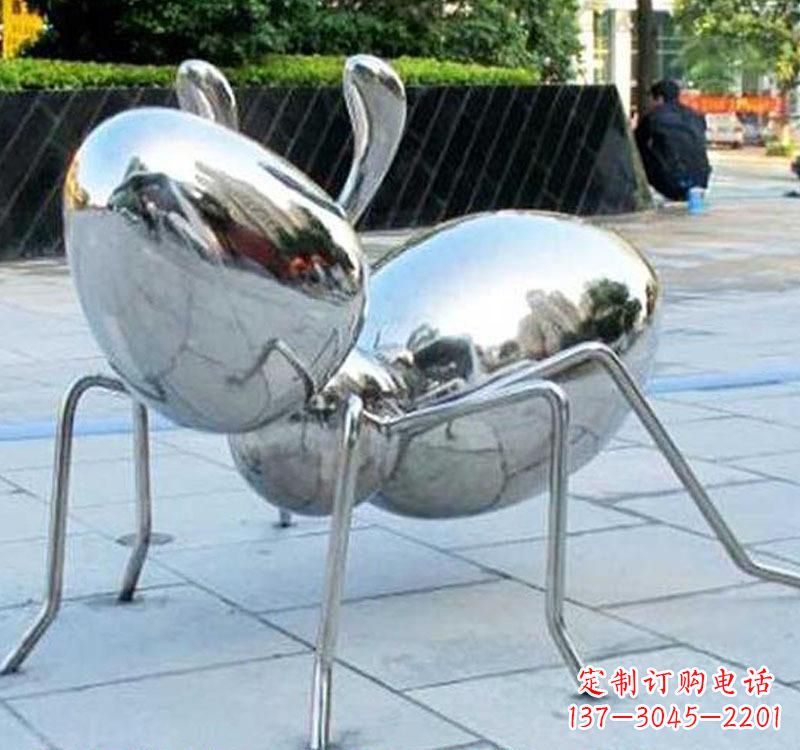 荆州不锈钢蚂蚁雕塑一座象征努力的艺术作品