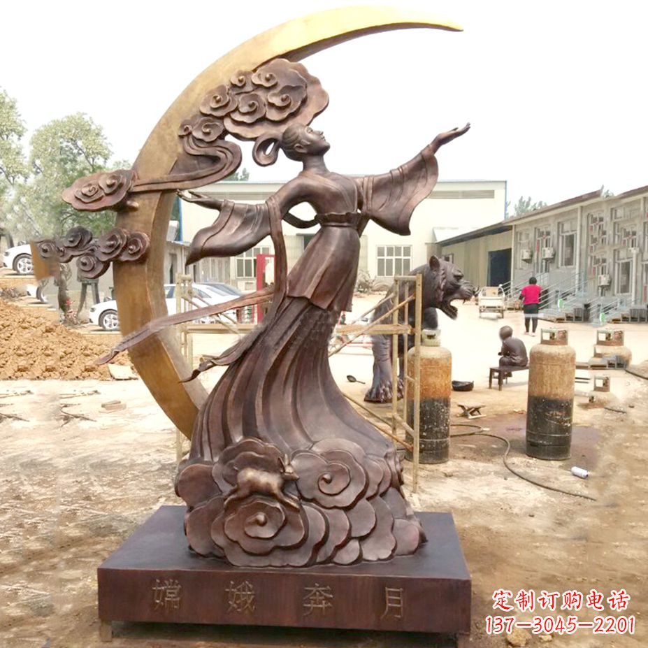 荆州绚丽嫦娥-神话中的上古美女雕像