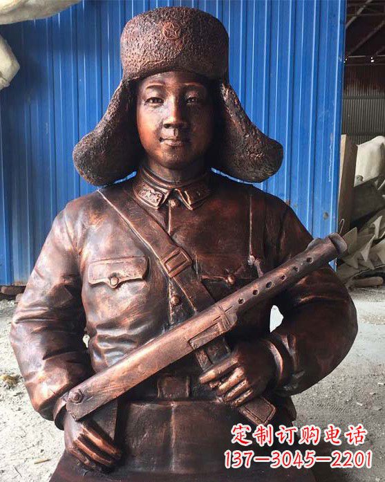 荆州雷锋雕塑象征着无私奉献的力量