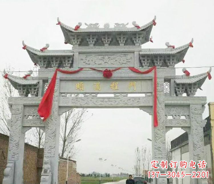 荆州牌坊雕塑纪念历史，传承文化