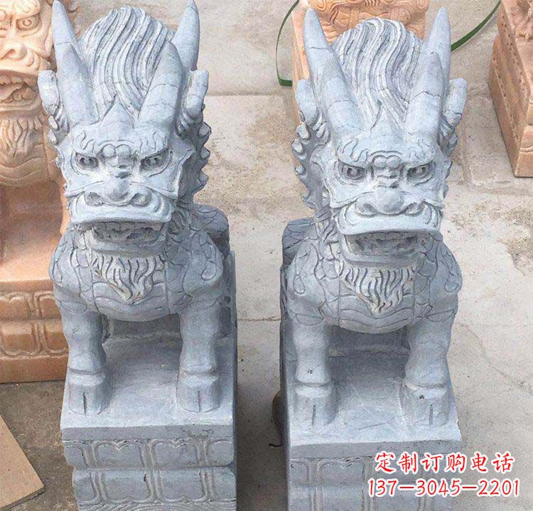 荆州雄伟壮观的白色大理石麒麟坐式门口雕塑
