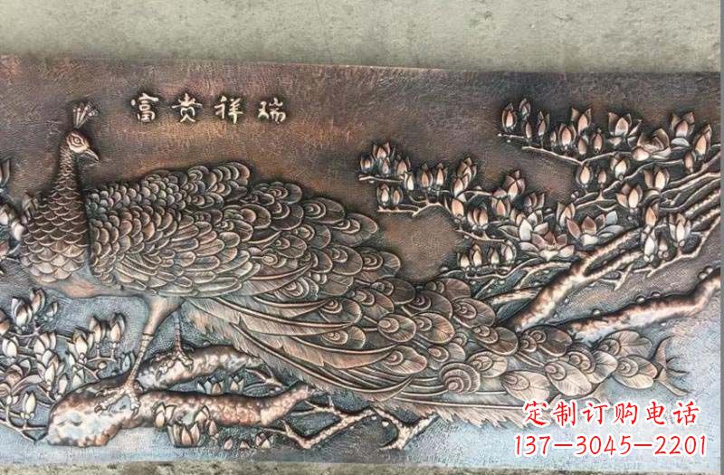 荆州精美锻铜孔雀雕塑