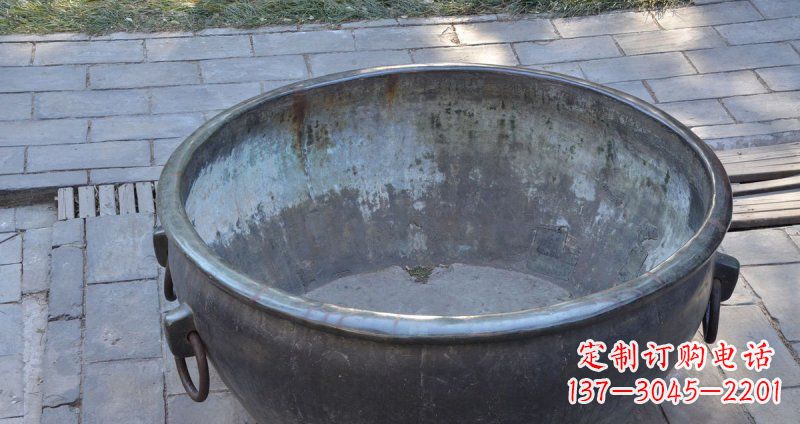 荆州仿古纹饰铜水缸雕塑