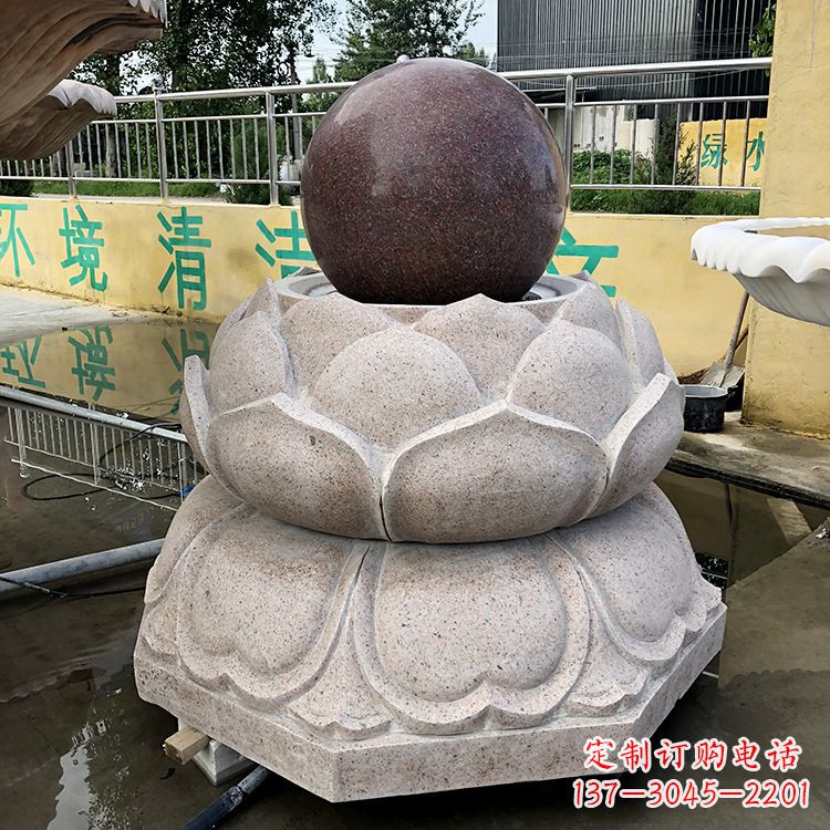 荆州金色彩绘风水球雕塑