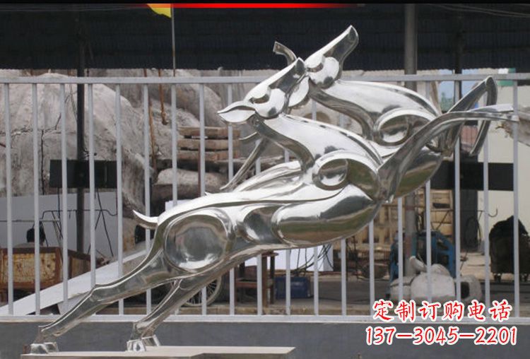 荆州梅花鹿不锈钢高光大型雕塑