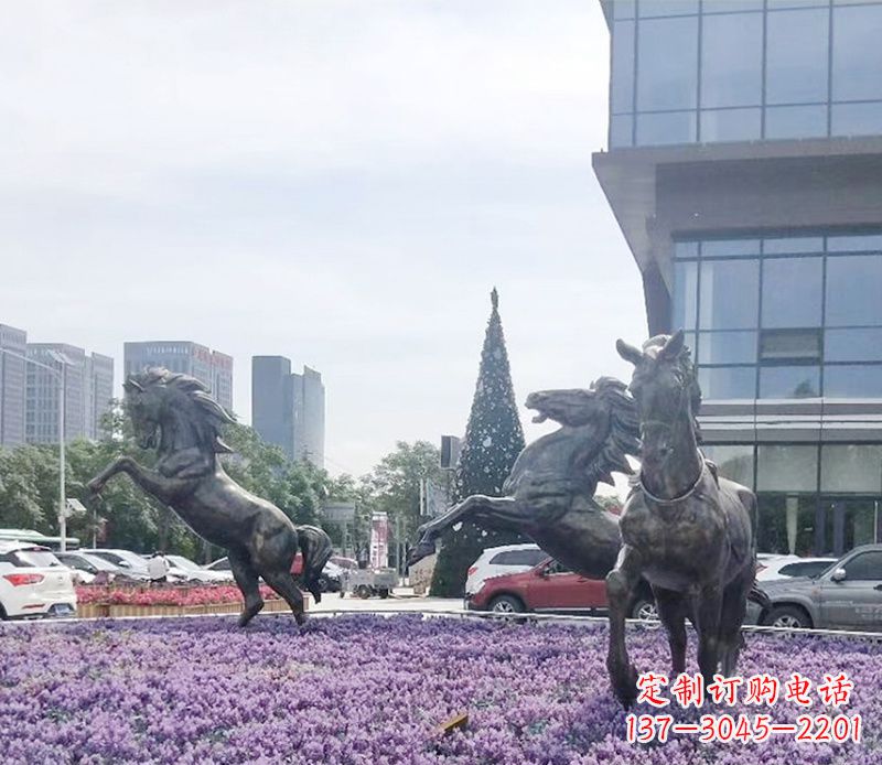 荆州广场动物奔跑的马铜雕