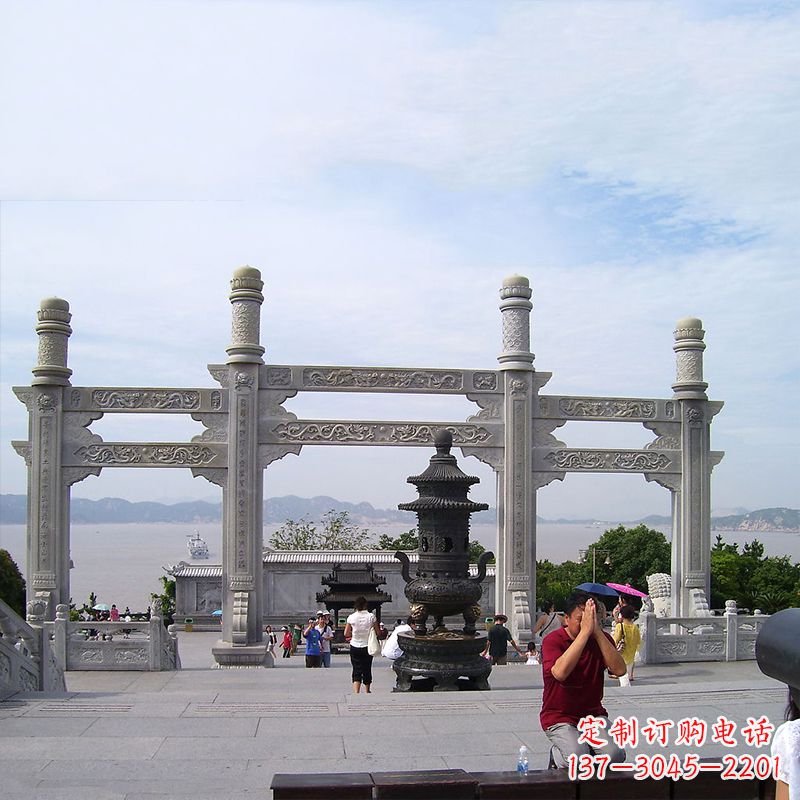 荆州寺院冲天式石雕牌坊