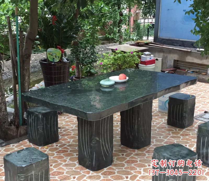 荆州庭院长方形石桌凳雕塑