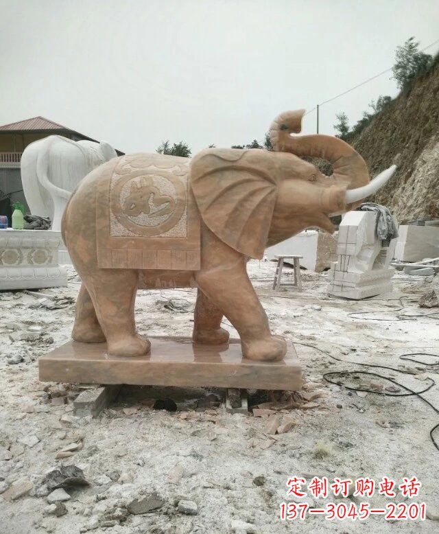荆州晚霞红吉祥如意大象雕塑