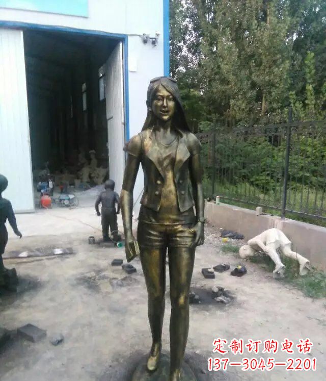 荆州现代美女广场人物铜雕