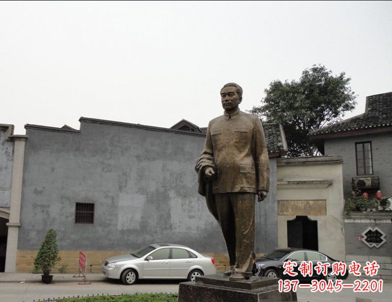荆州周恩来广场伟人铜雕